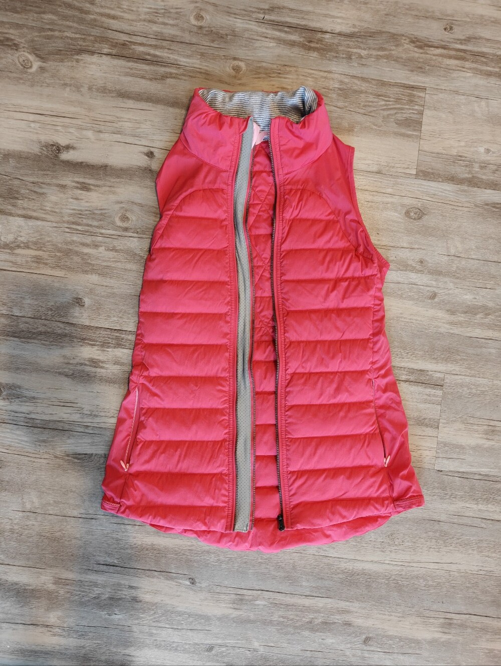 Lululemon Fluffed Up Vest Boom Juice / Bleached Coral Size 4 Like New
